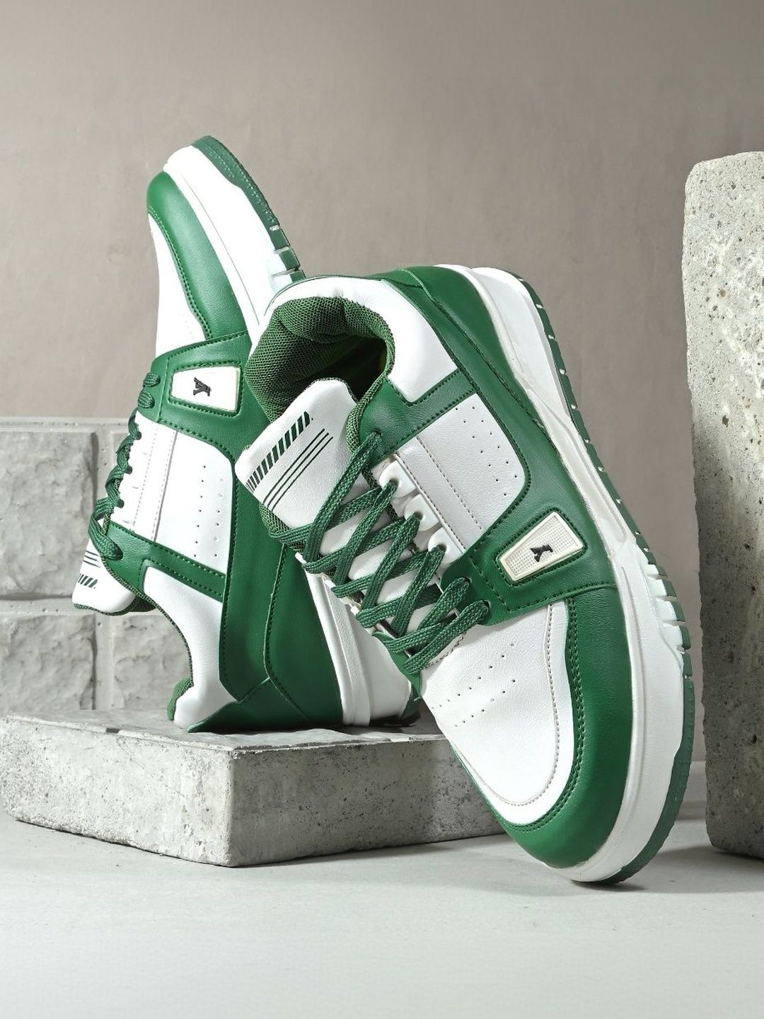 Pocy shoes Men Colourblocked Sneakers