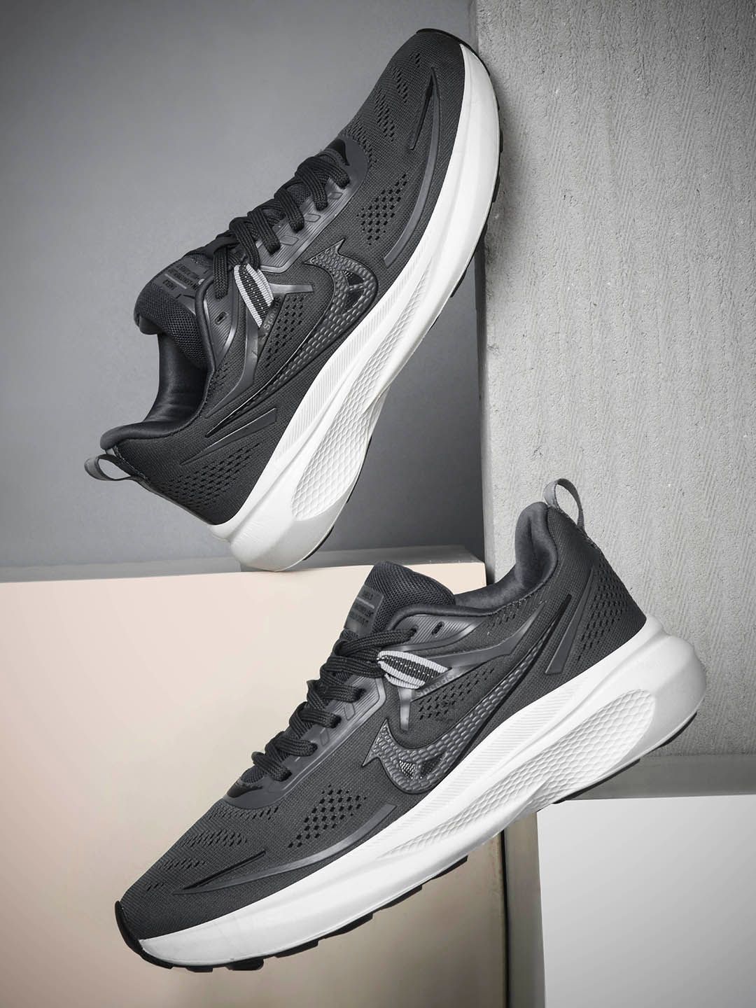 CLD Men Mesh Running Non-Marking Shoes