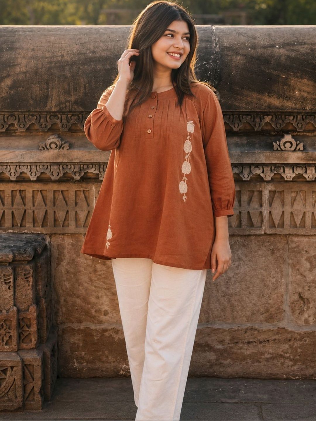 GoSriKi GoSriKi Floral Embroidered Top