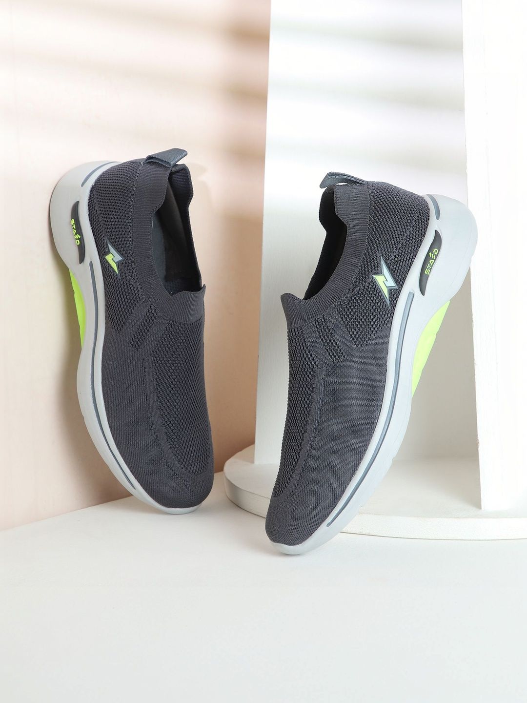 STAED Men Mesh Running Shoes