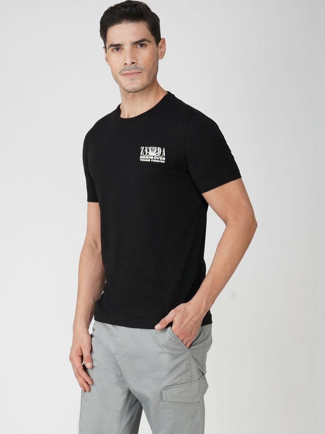 ZVEZDA Men Typography Printed Slim Fit T-shirt