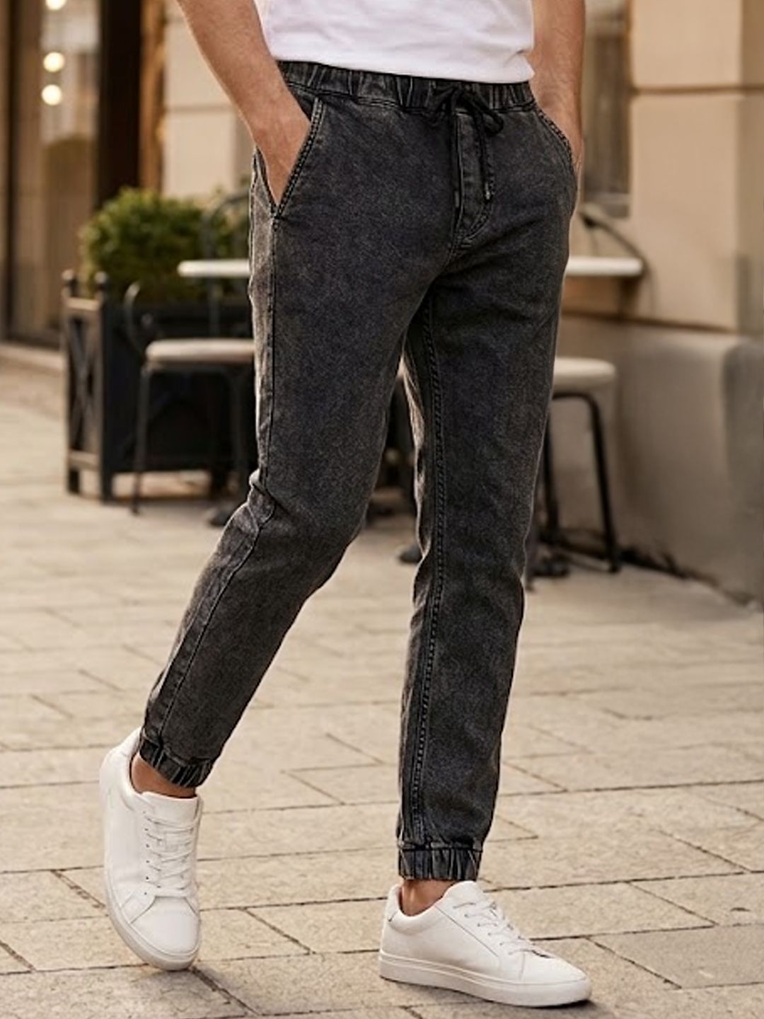 Urbano Fashion Men Black Slim Fit Mid-Rise Clean Look Acid Wash Stretchable Jogger Jeans