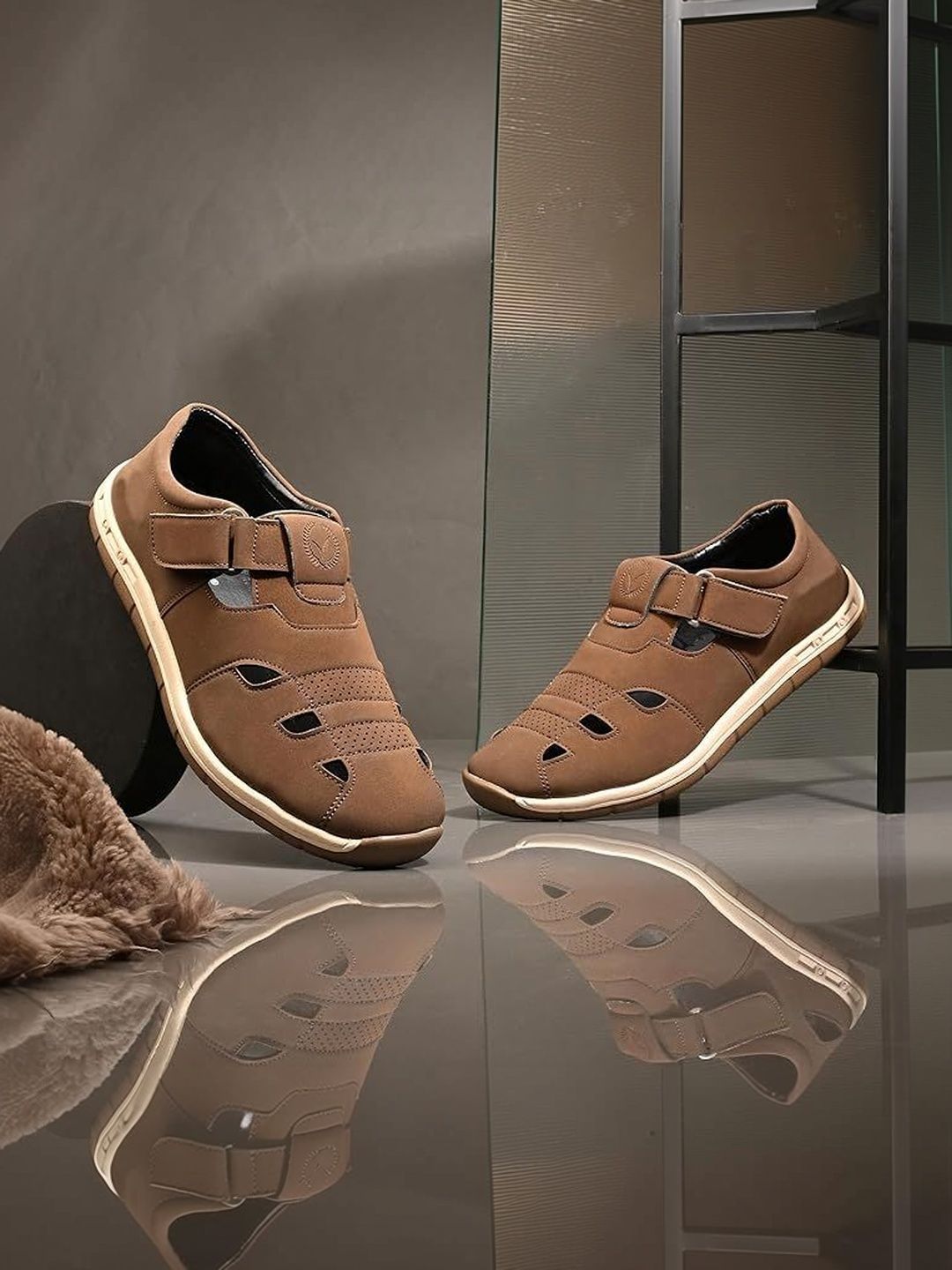 Vellinto Men Shoe-Style Sandals