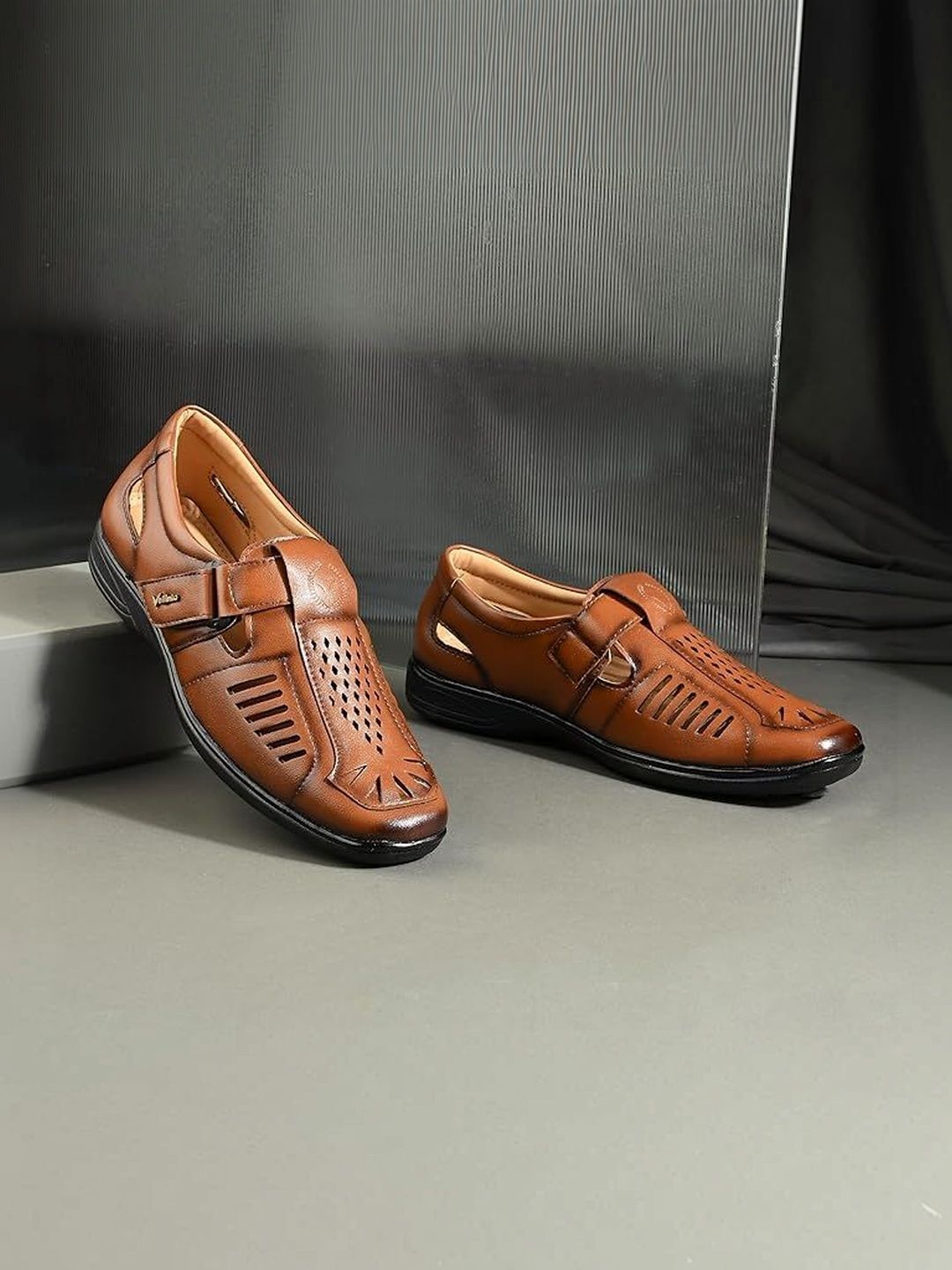 Vellinto Men Shoe-Style Sandals
