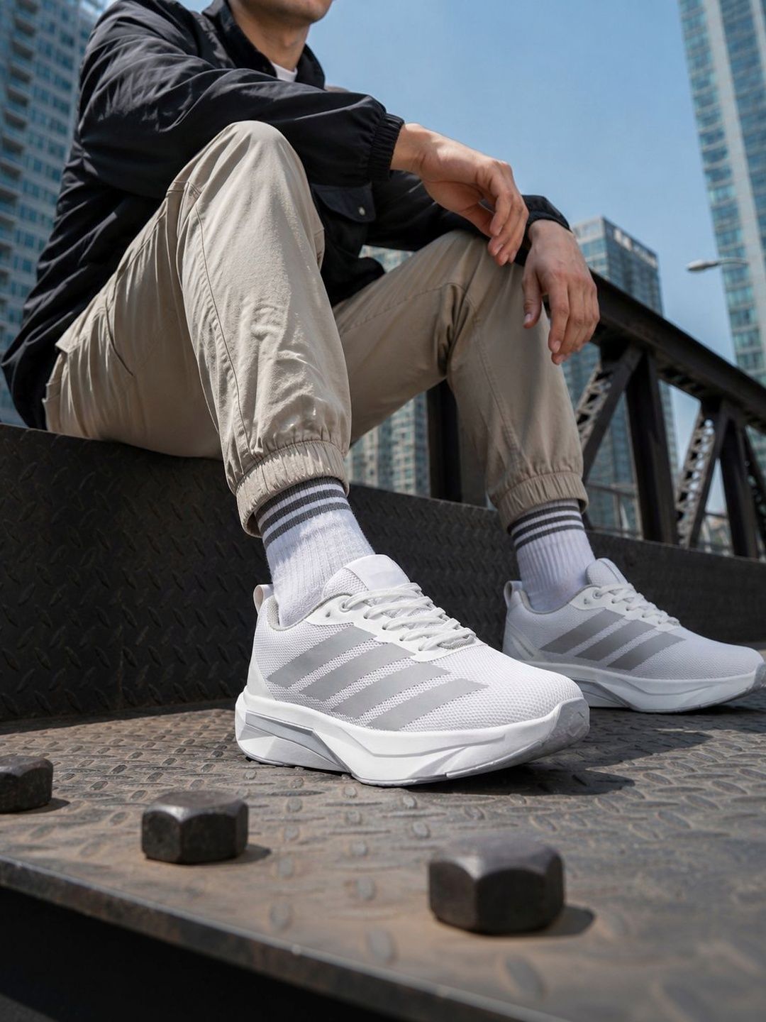 LABBIN Men Striped Sneakers