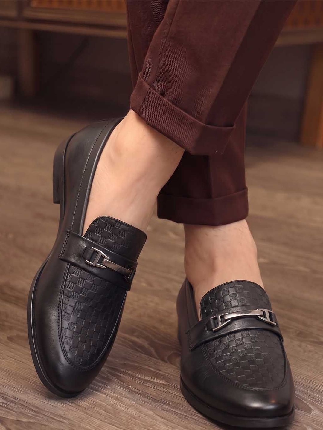 HERE&NOW Men Textured Formal Slip-On Loafers