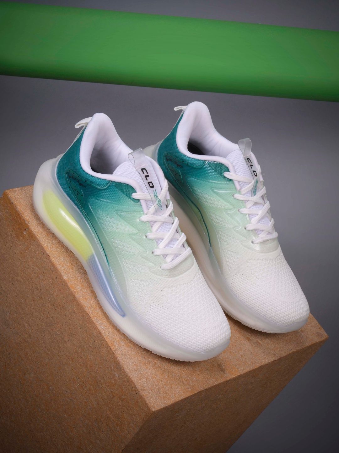 CLD Men Mesh Running Non-Marking Shoes