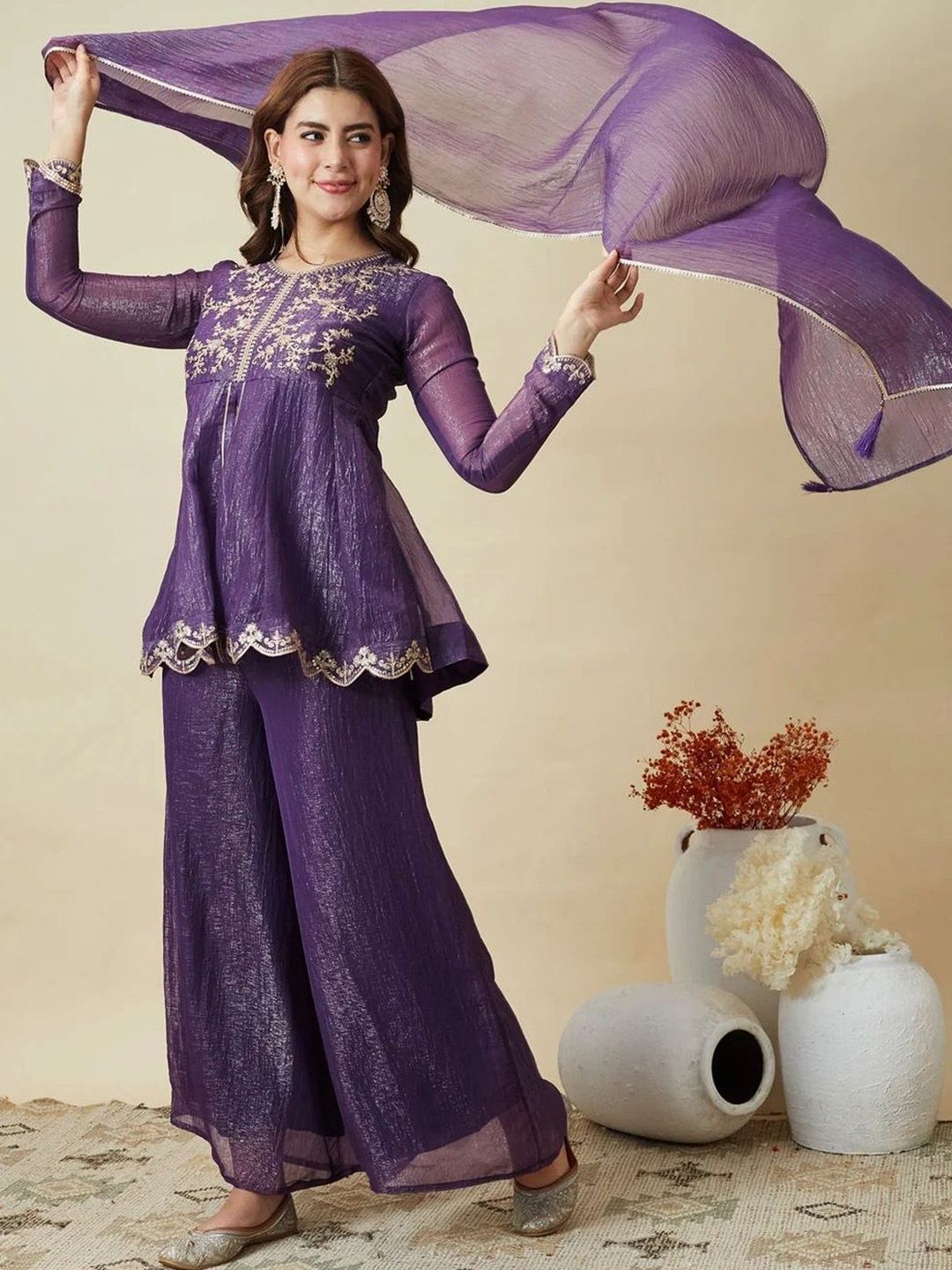 VARDAY Women Ethnic Motifs Embroidered Empire Thread Work Kurta with Palazzos & With Dupatta
