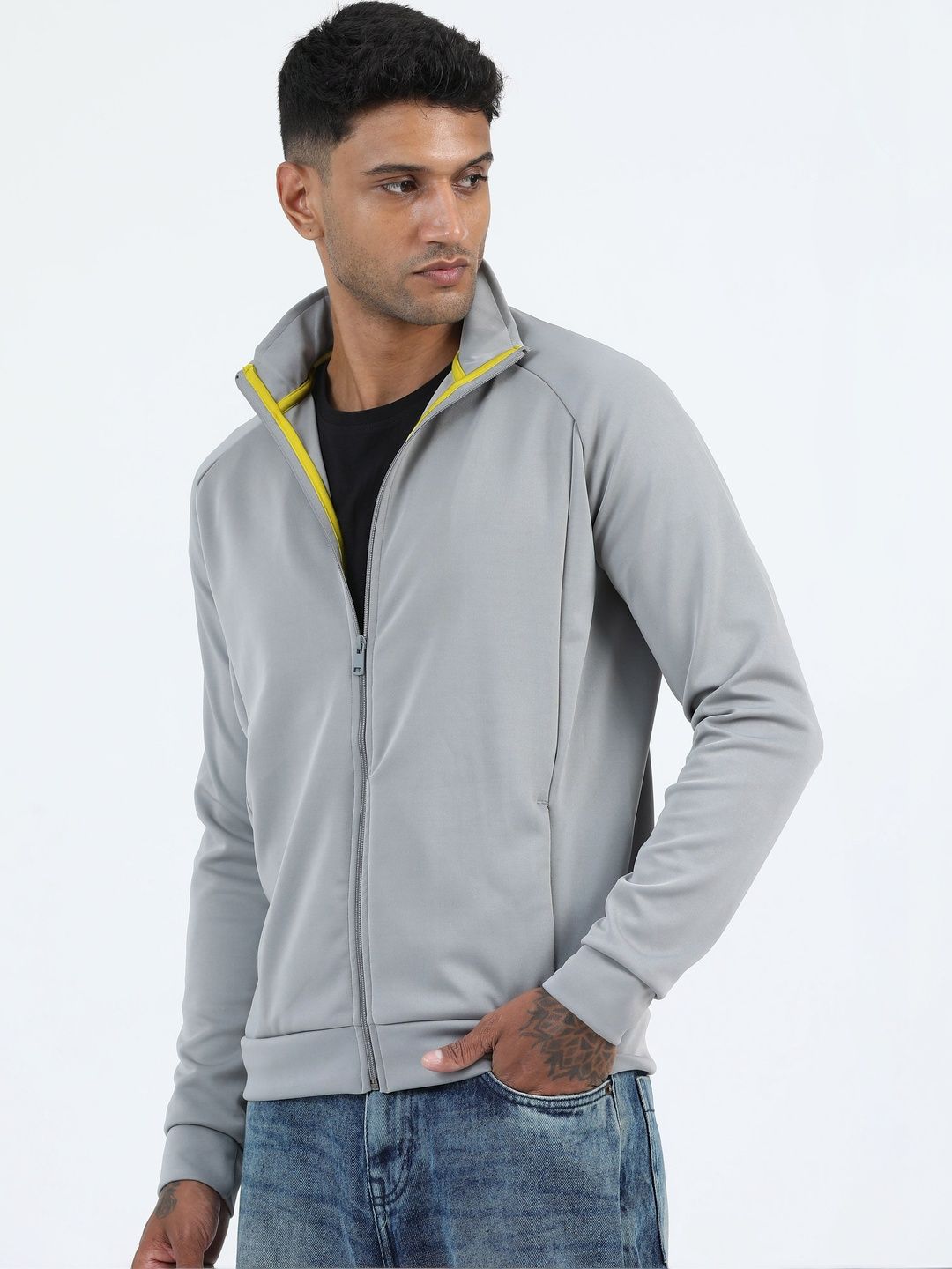 SHOWKEY Men Lightweight Sporty Jacket