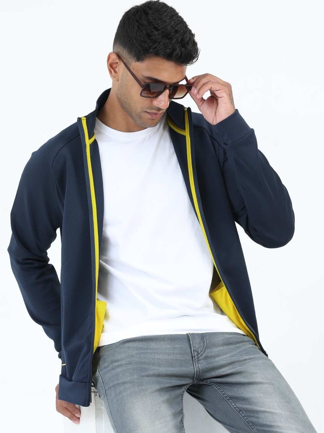 SHOWKEY Men Lightweight Sporty Jacket