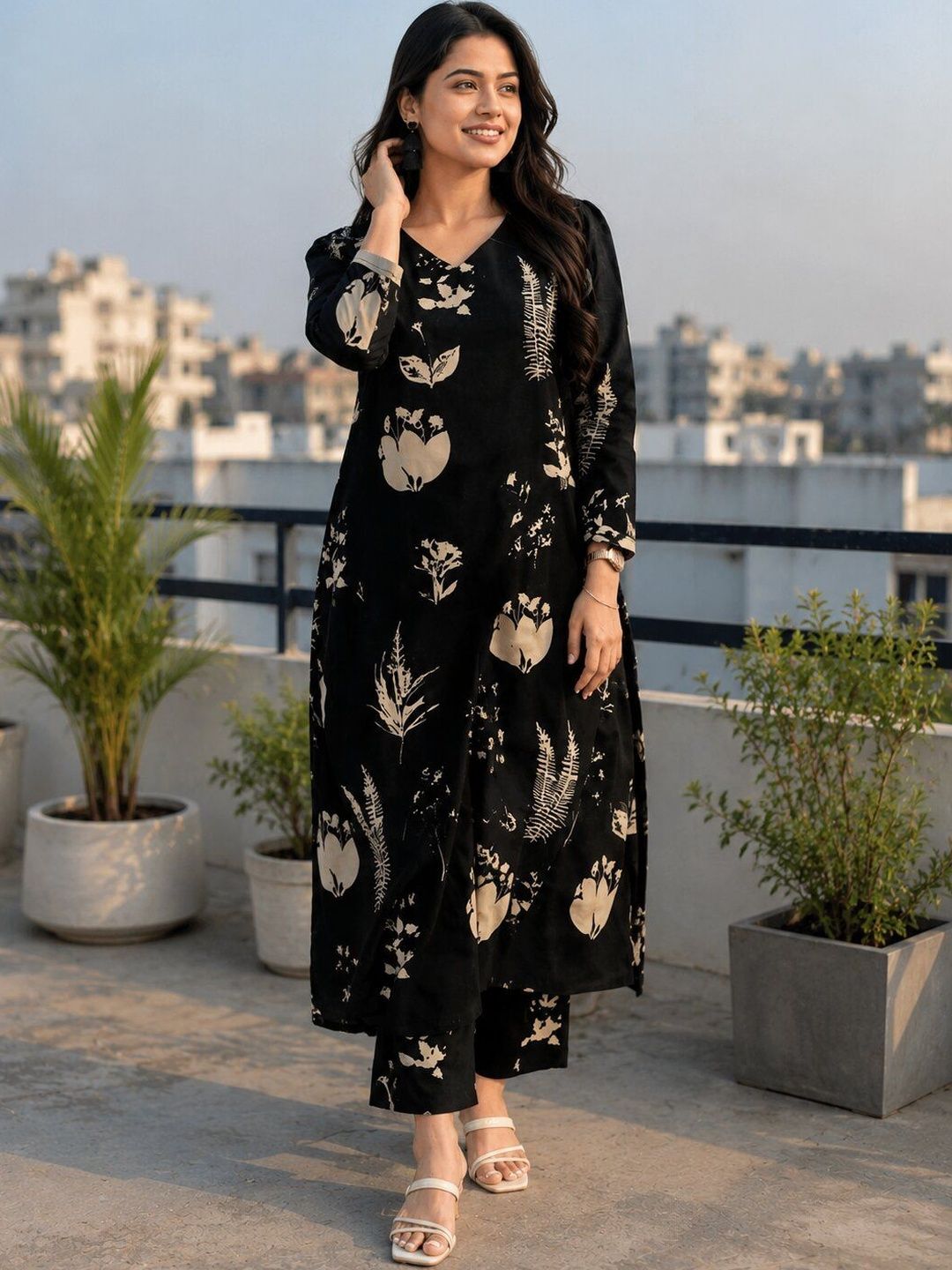 UGMAZ Women Floral Printed Regular Kurta with Trousers