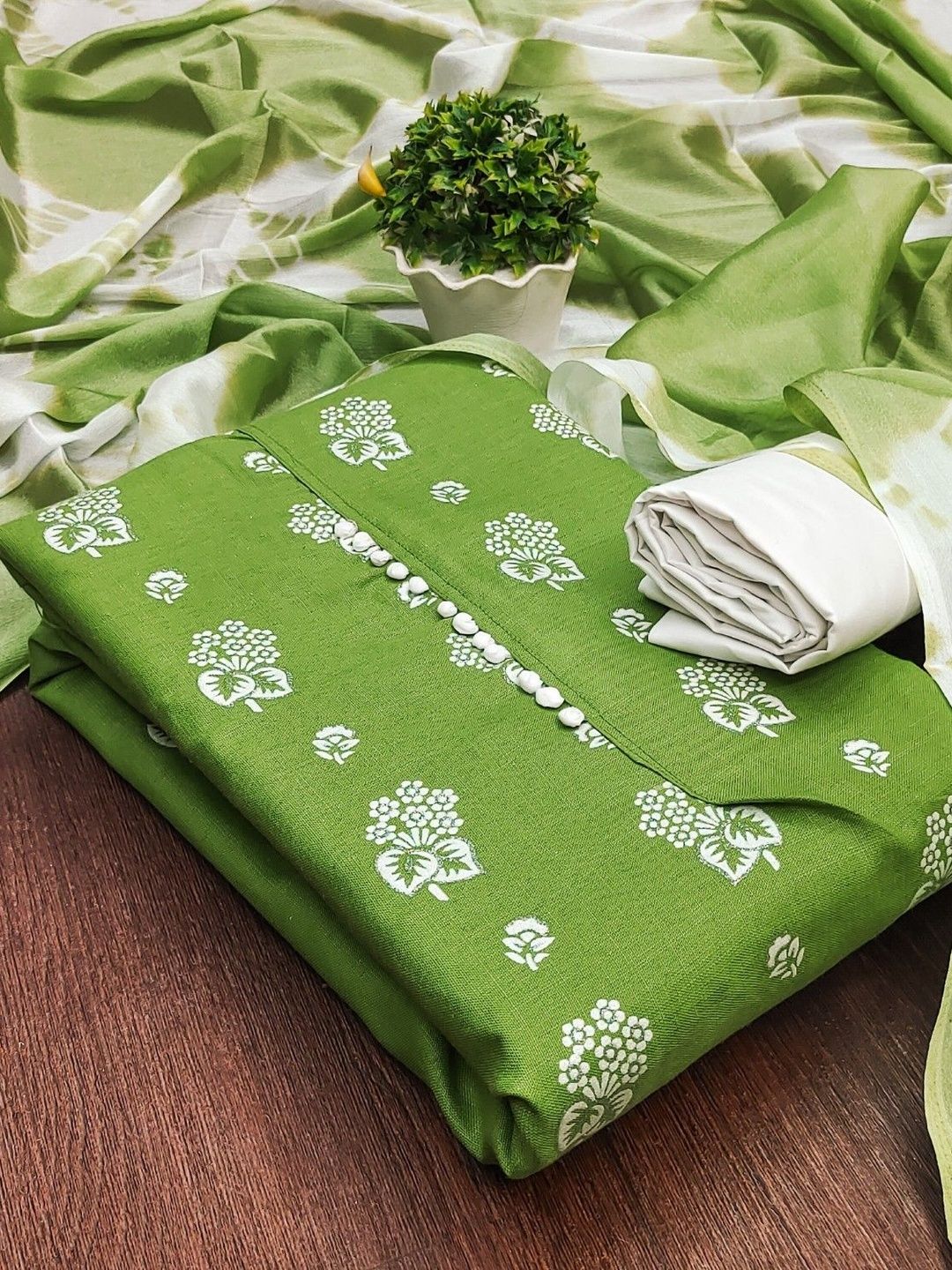 Moda Rapido Printed Unstitched Dress Material