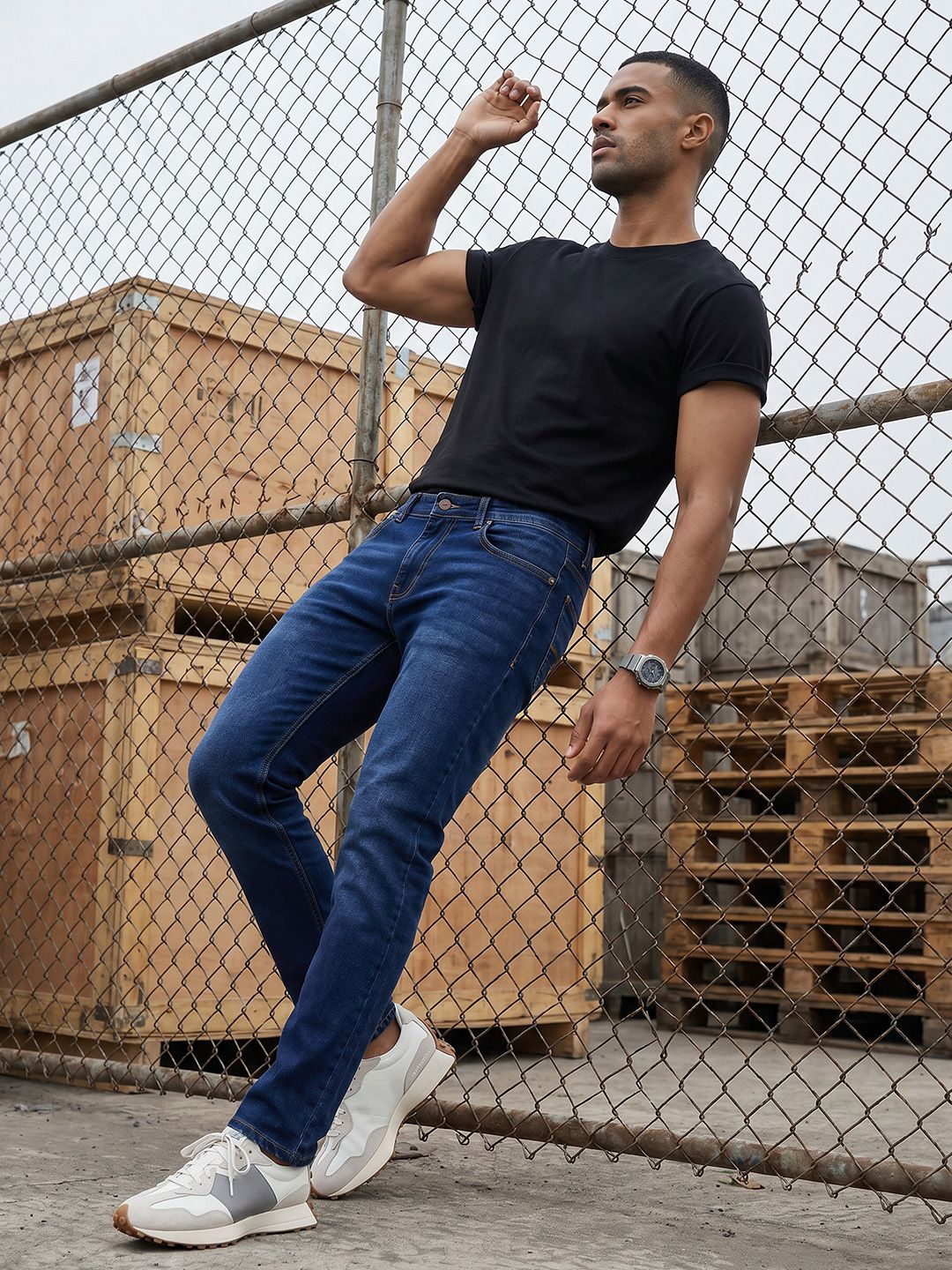 The Roadster Life Co. Men Slim Fit Light Fade Stretchable Jeans