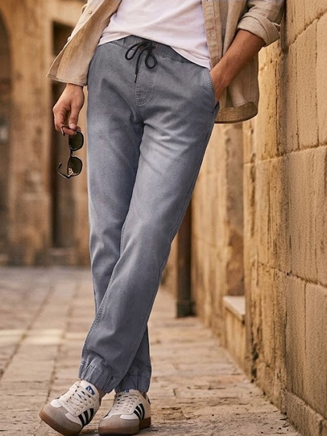 Urbano Fashion Men Grey Jogger Fit Mid-Rise Clean Look Stretchable Jeans