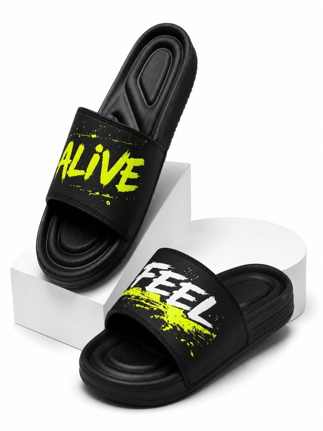ENRIZZ Men Printed Sliders