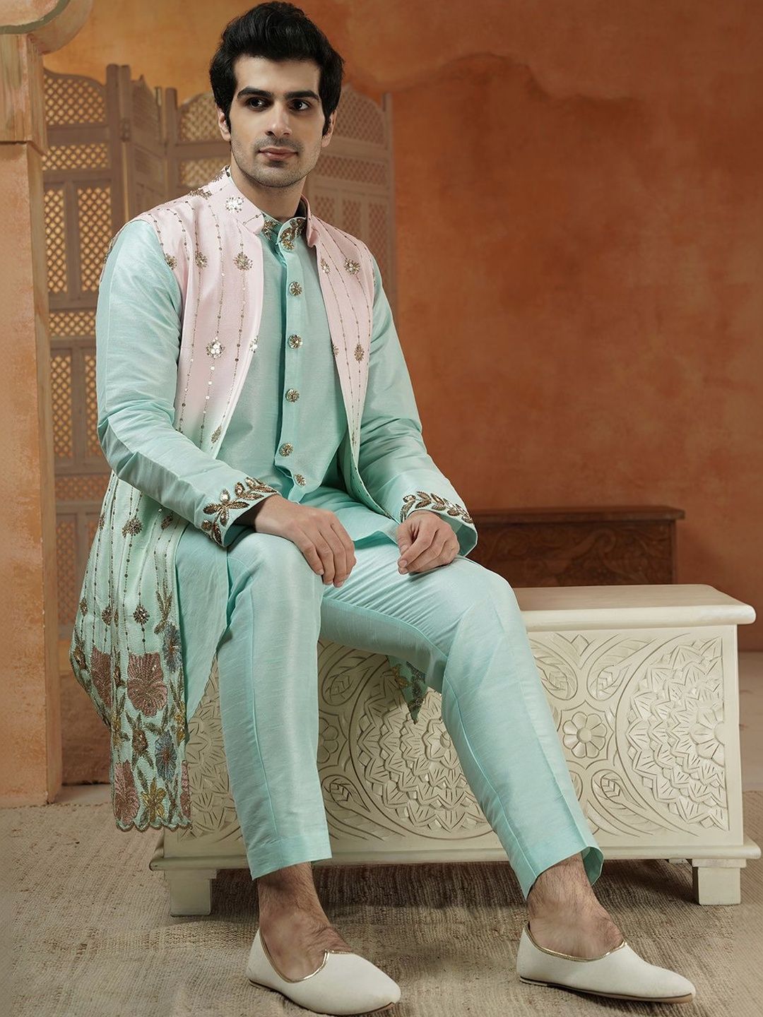 Utsav Fashion Embroidered Mandarin Collar Neck Sherwani Set