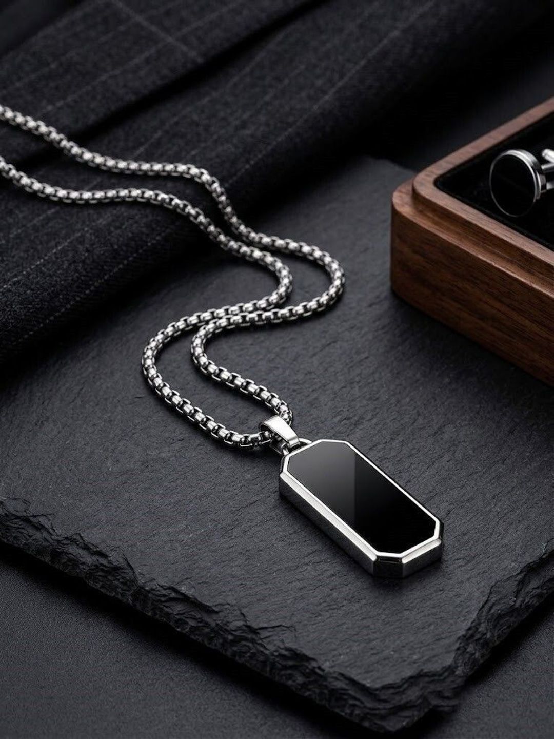 kazare Geometric Pendants with Chains