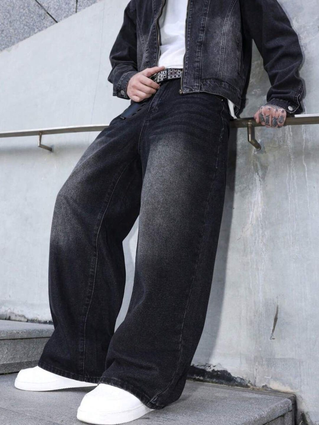 YAMEETFIT Men Jean Mid-Rise Low Distress Jeans