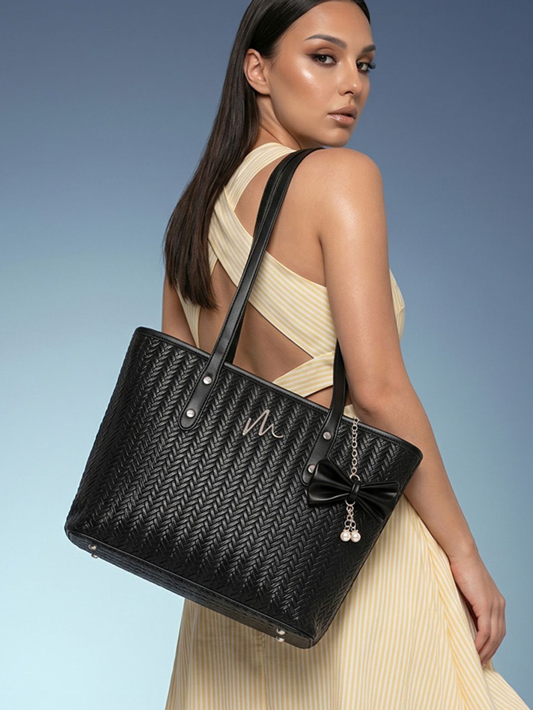 MAEJOY MAEJOY Textured Structured Shoulder Bag with Bow Detail