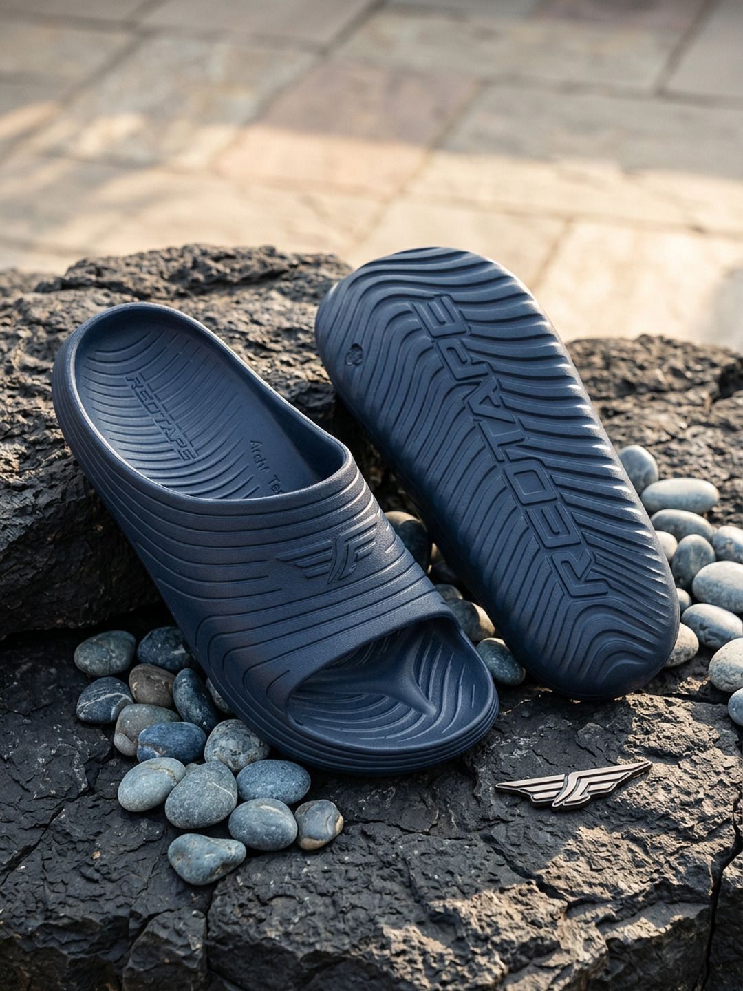 Red Tape Men Textured Sliders