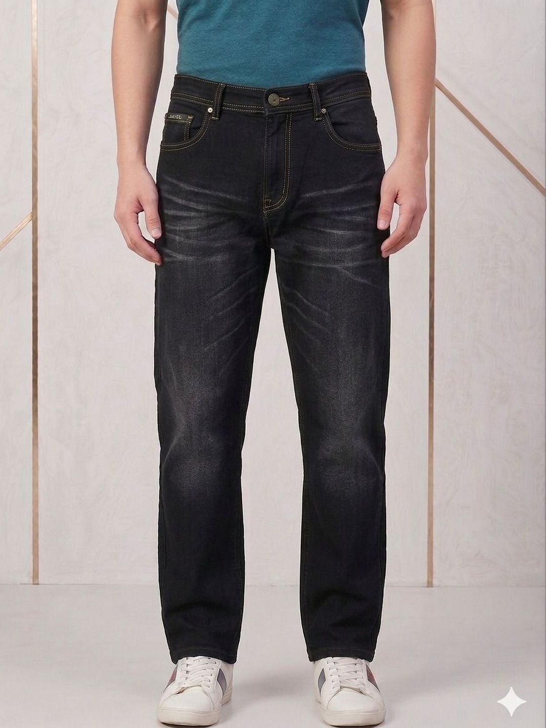 Podge Men Relaxed Fit Mid-Rise Low Distress Stretchable Jeans
