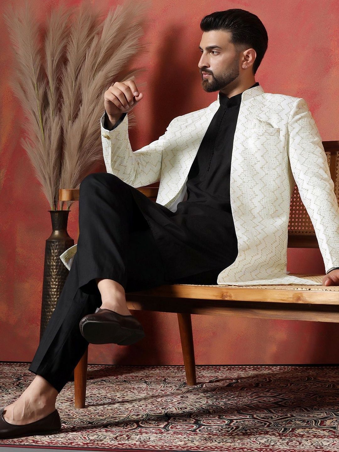 SOURAGYA Embroidered Mandarin Collar Sherwani