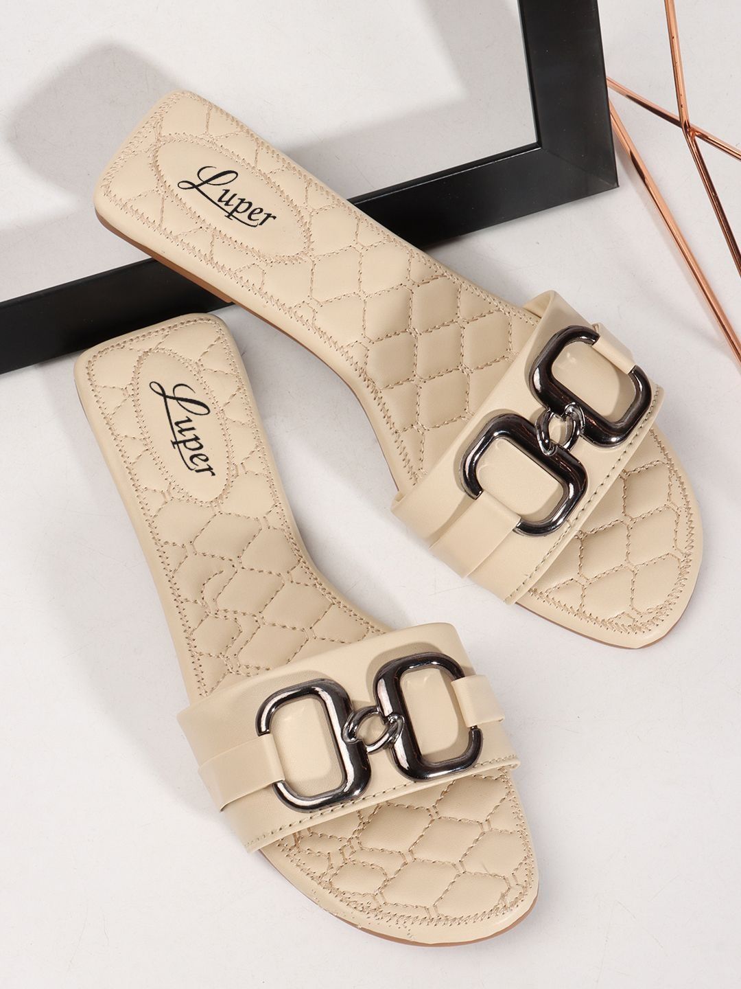 Luper Luper Women Textured Open Toe Flats with Buckles