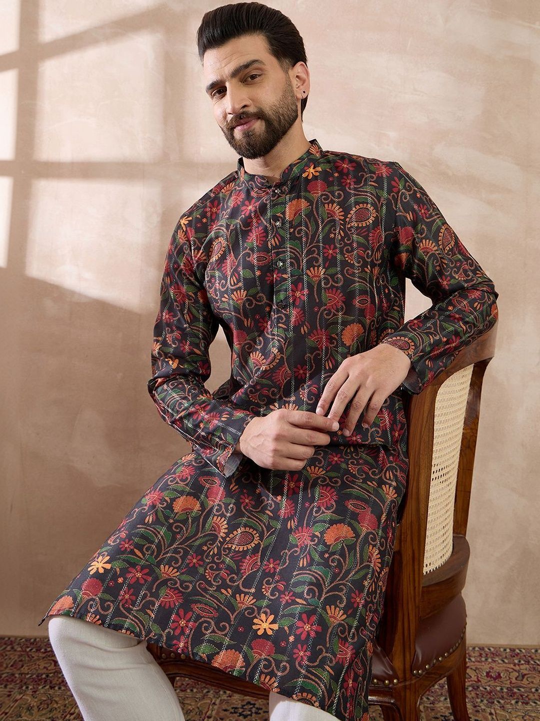 House of Pataudi House of Pataudi Men Ethnic Motifs Black Embroidered Straight Kurtas