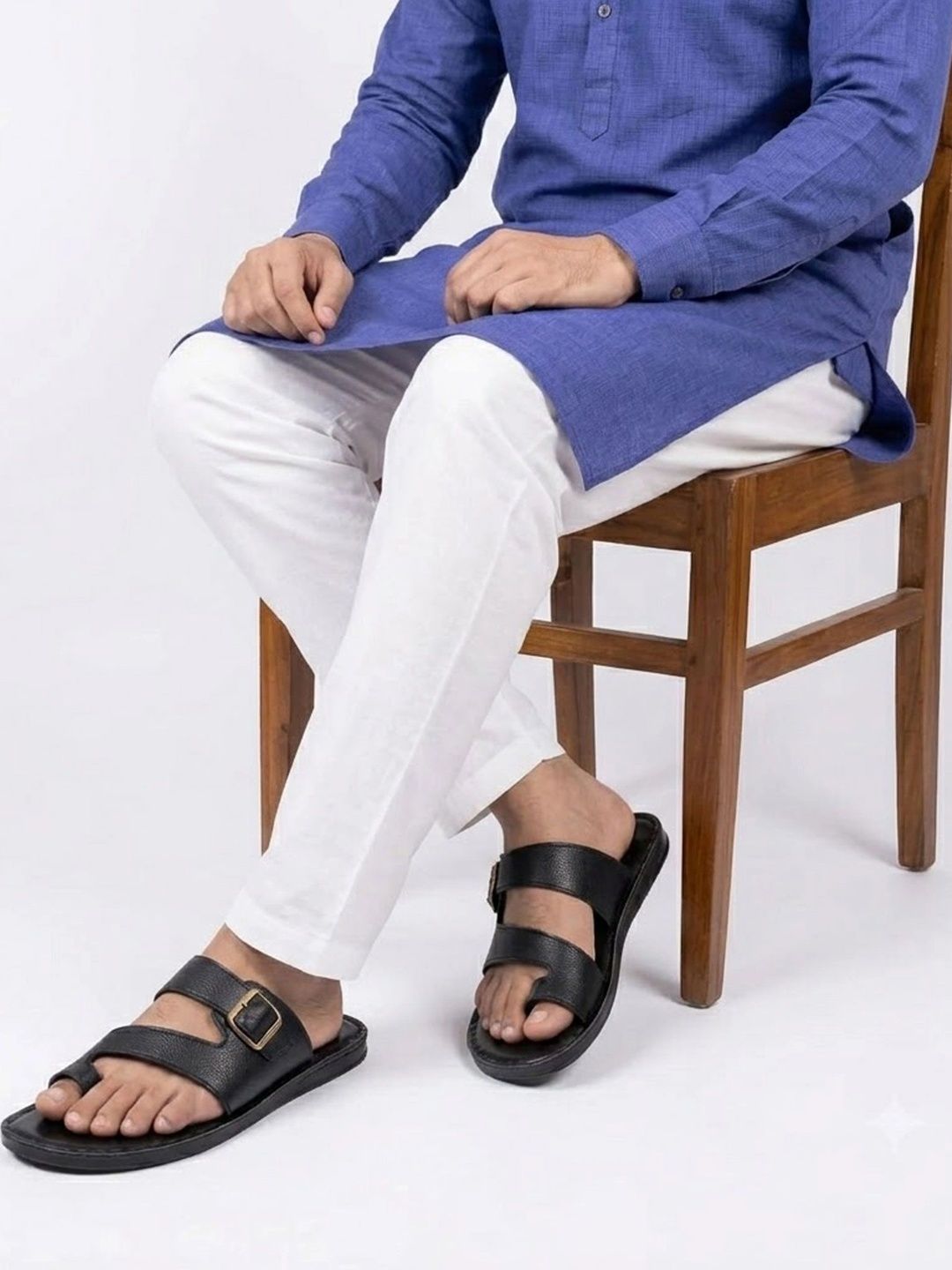 Binny Men Black Textured Comfort Synthetic Leather Toe-Ring Sandals