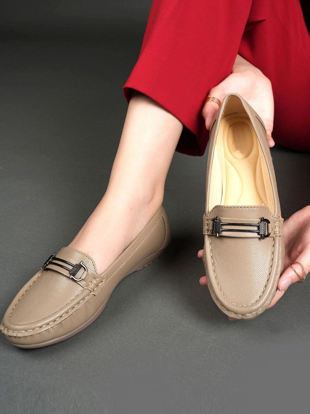 Moda Rapido Women Textured Driving Shoes