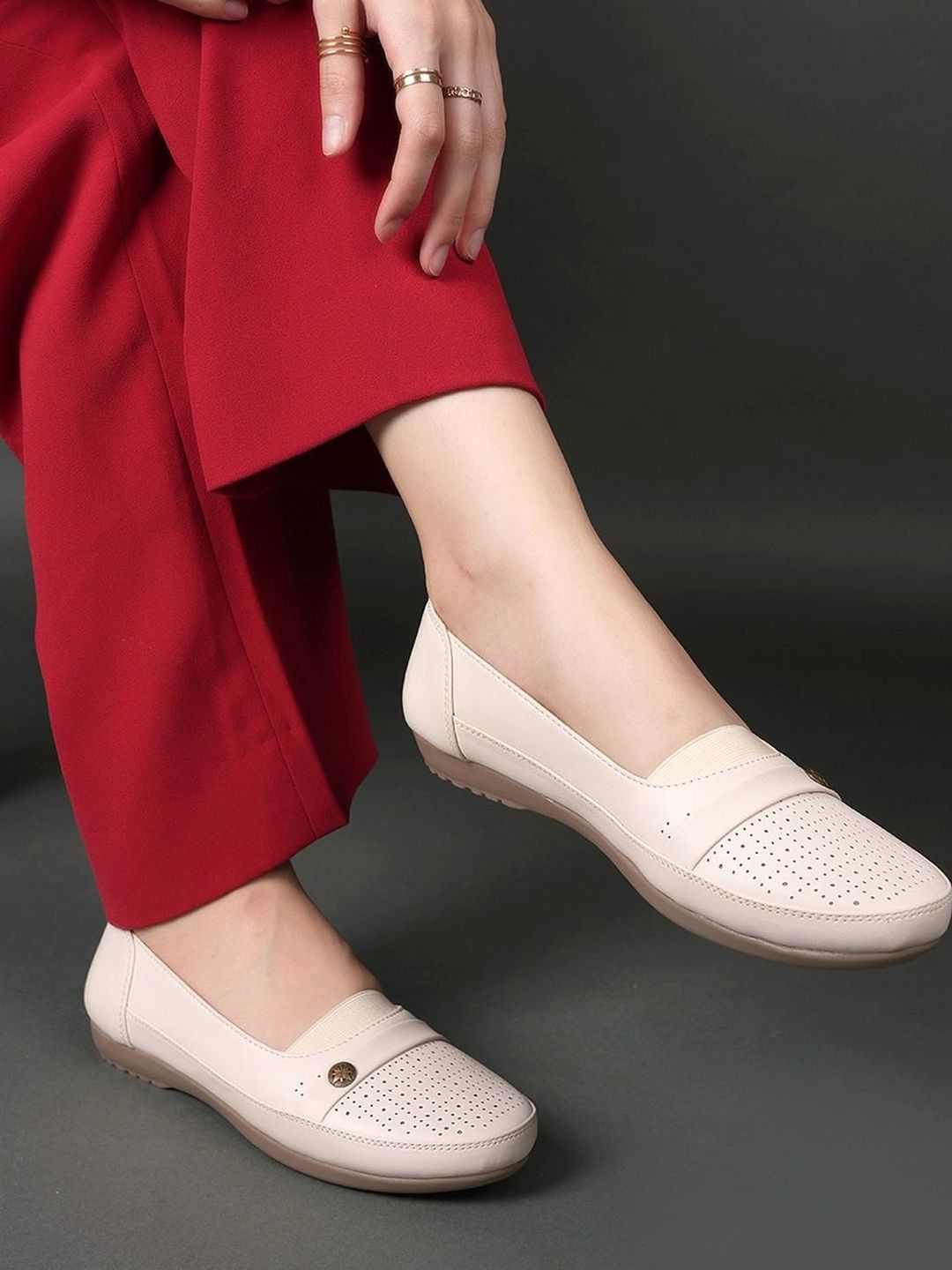 Moda Rapido Women Perforations Loafers