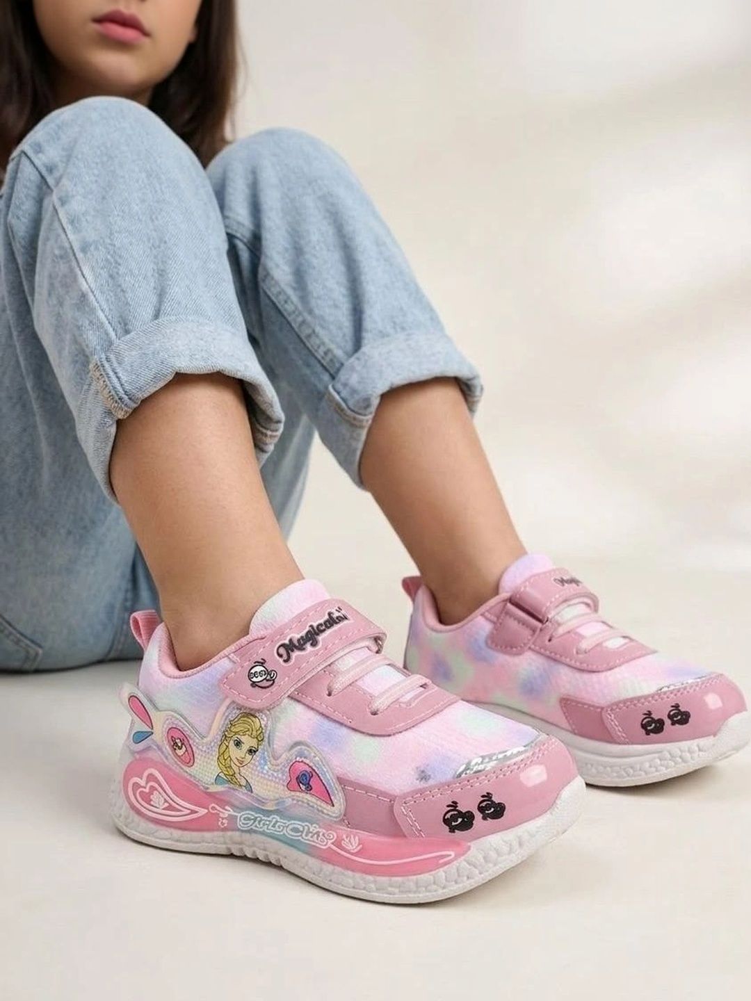 FABBMATE FABBMATE Girls Colourblocked Sneakers