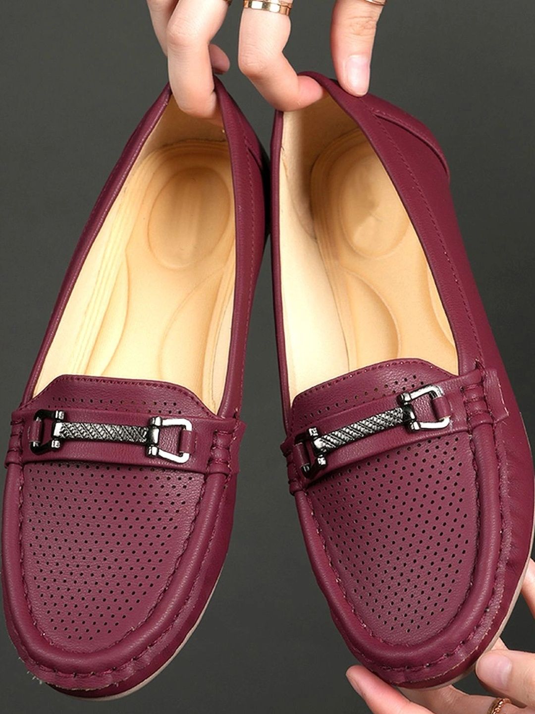 Moda Rapido Women Perforations Loafers
