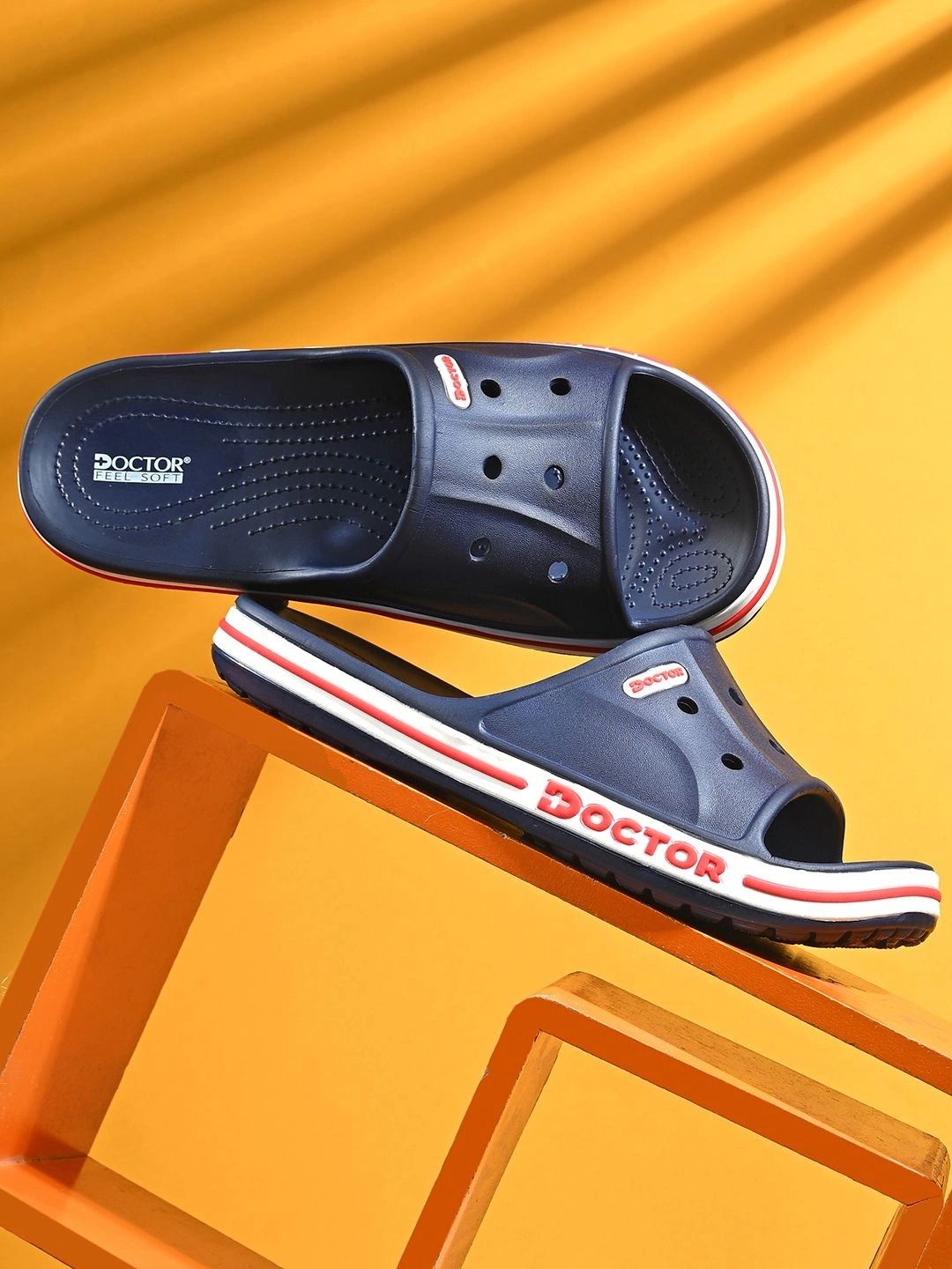 DOCTOR FEEL SOFT Men Colourblocked Sliders