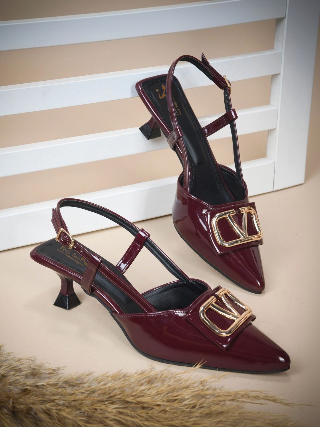 Froh Feet Kitten Pumps with Buckles