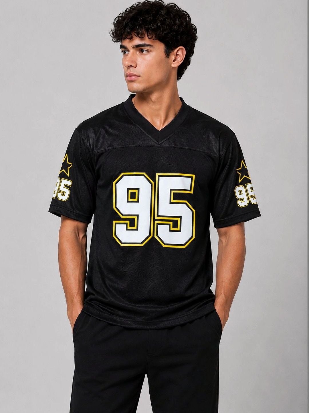 Vestio Men Printed V-Neck T-shirt