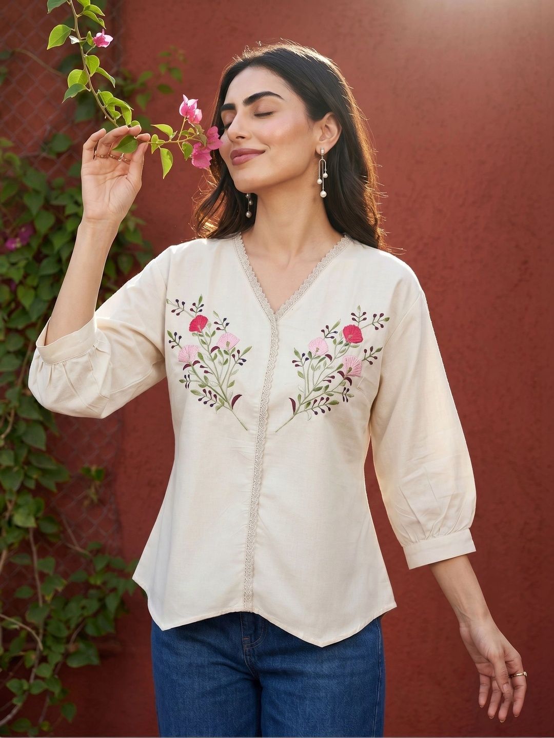 DressBerry DressBerry Floral Embroidered Cotton Top