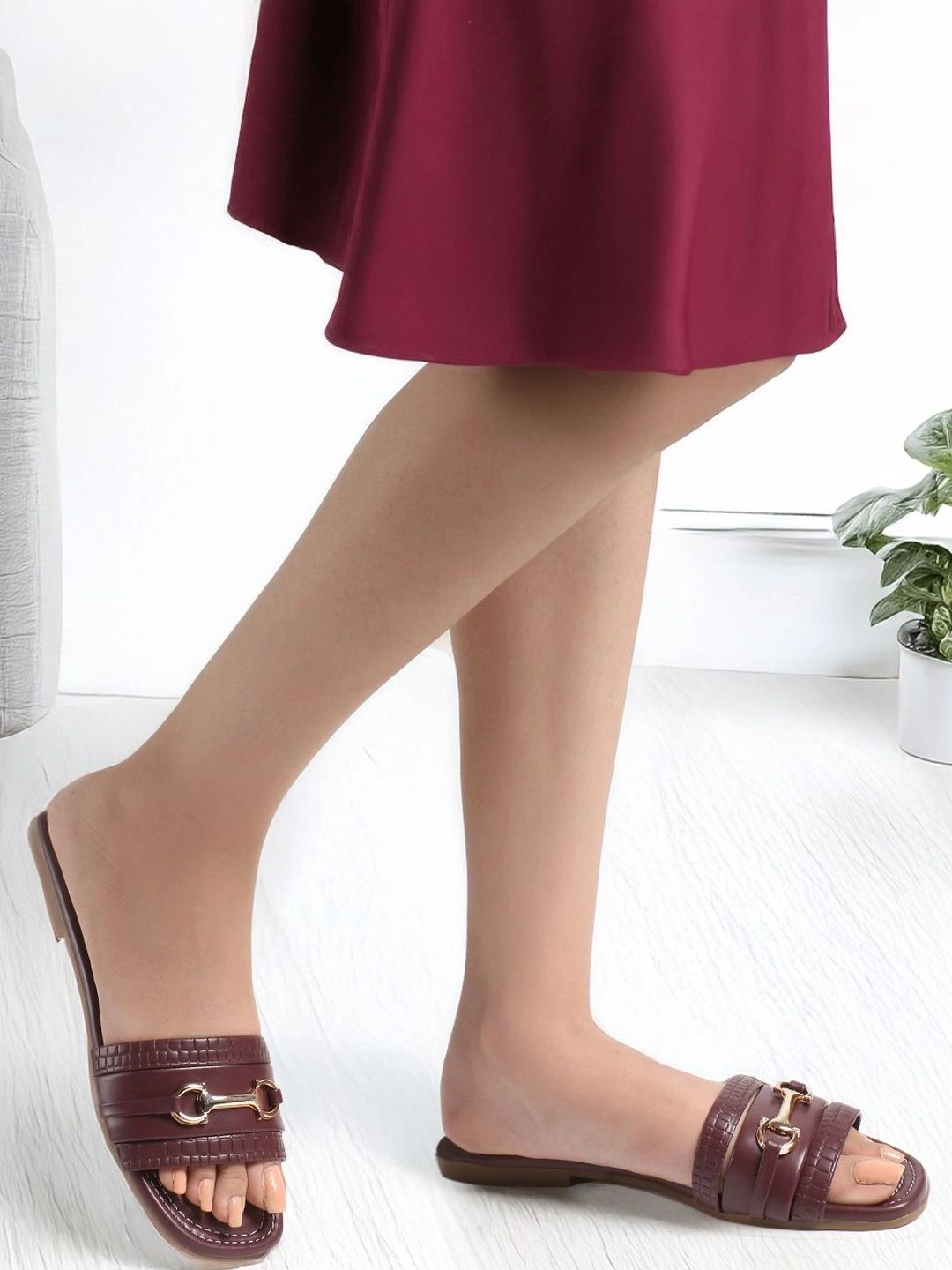 Lavie Lavie Women Textured Open Toe Flats with Buckles