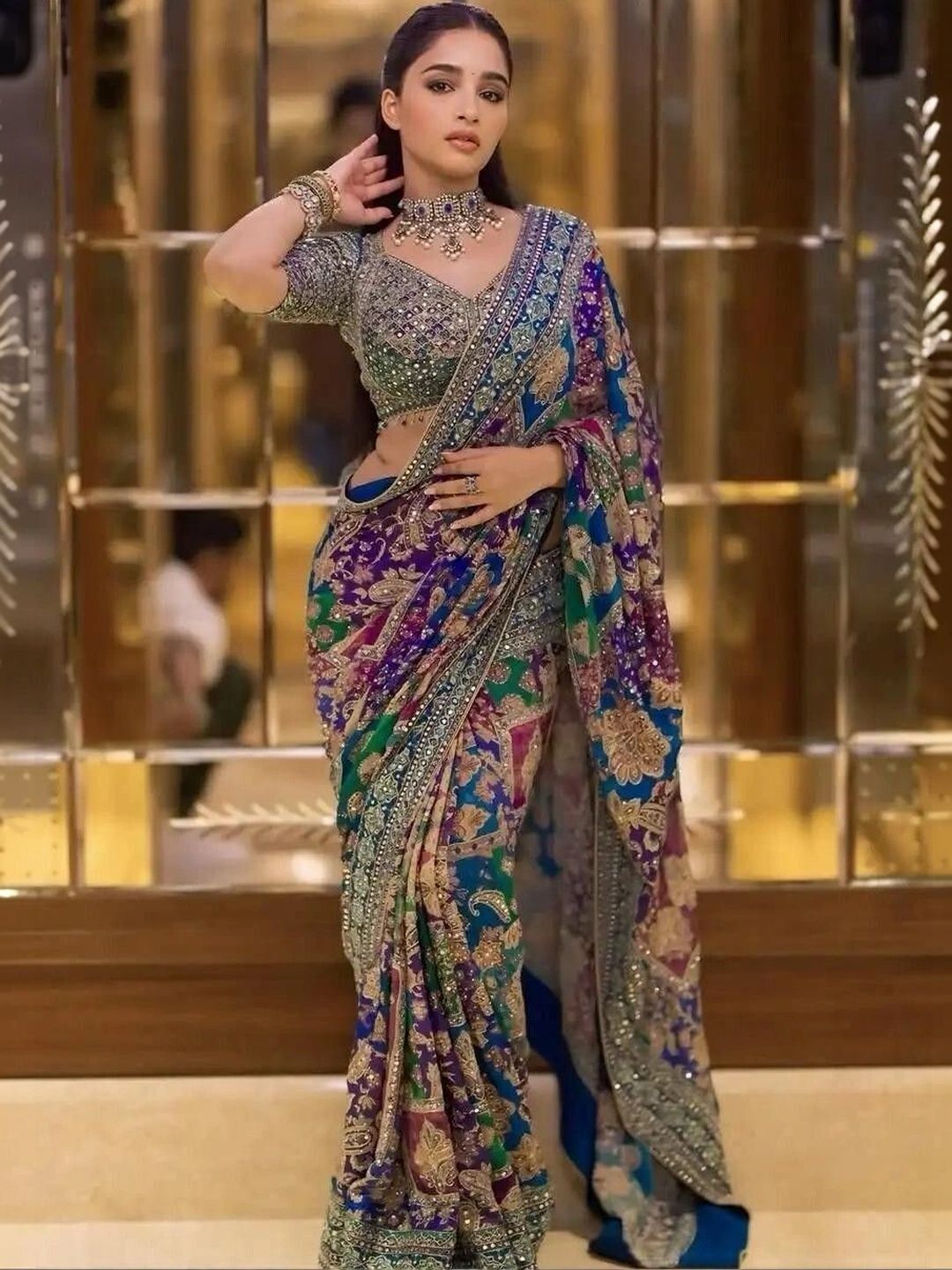 Saanvi Saanvi Embroidered Poly Crepe Saree