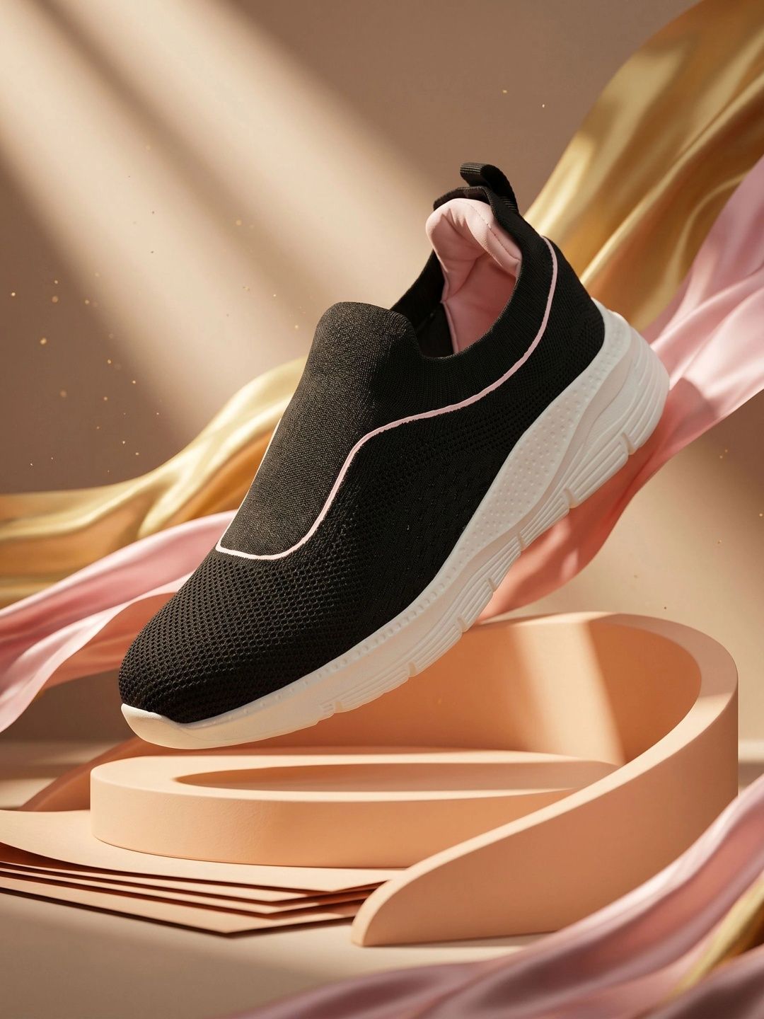 HRX by Hrithik Roshan Women Mesh Walking Non-Marking Shoes