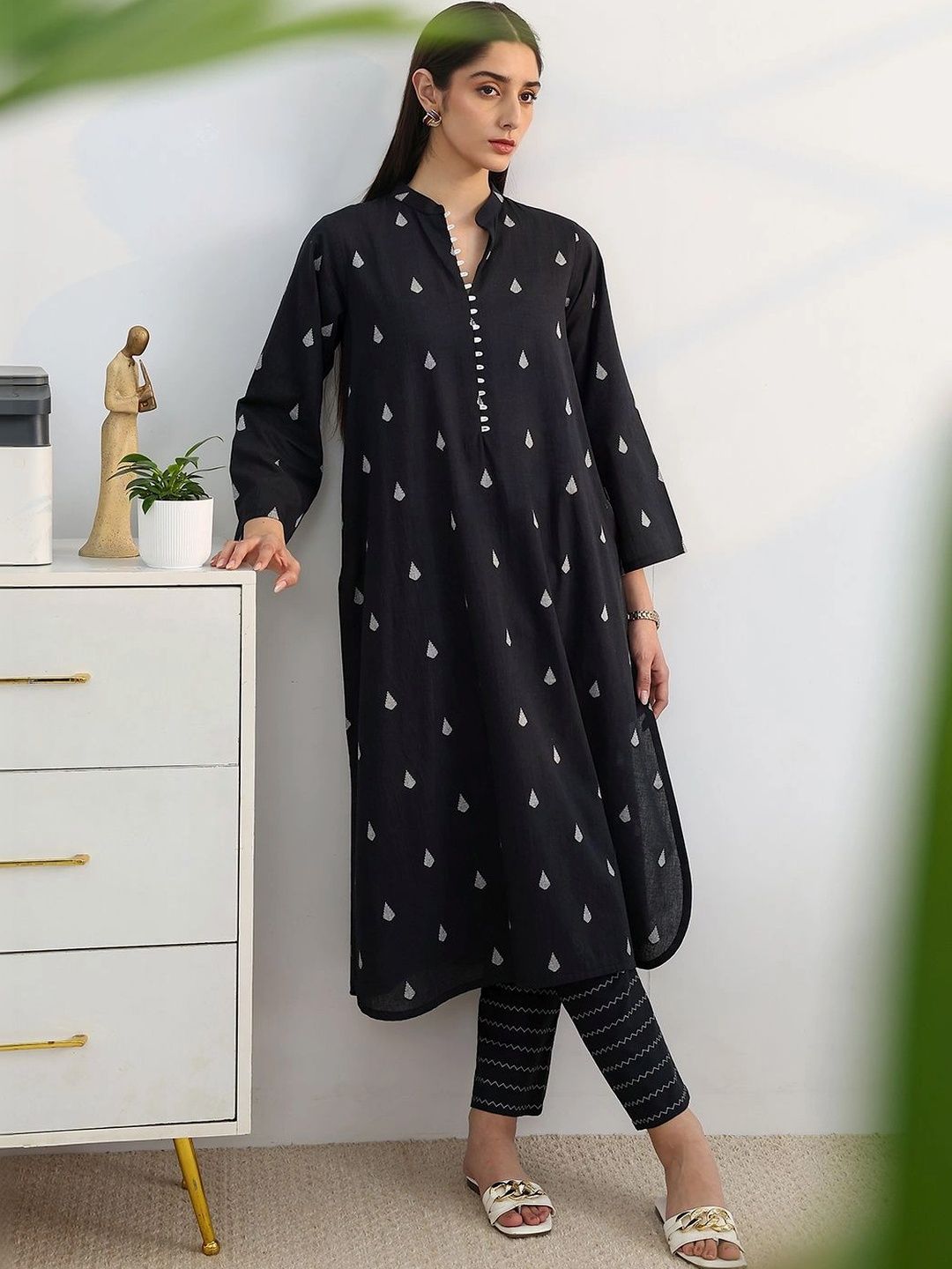 Libas Libas Women Printed Regular Kurta with Trousers
