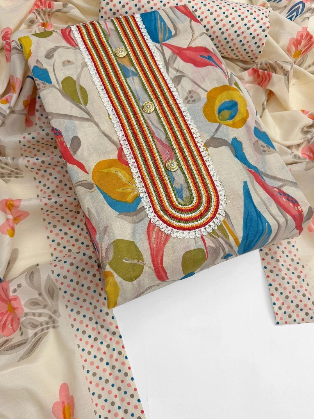 FashionsEye Floral Printed Unstitched Dress Material