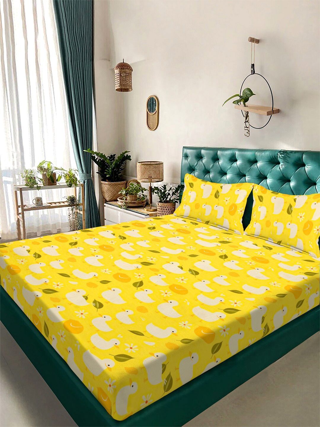 KLOTTHE KLOTTHE Yellow Cartoon Characters Flat 300 TC King Double Bedsheet With 2 Pillow Cover