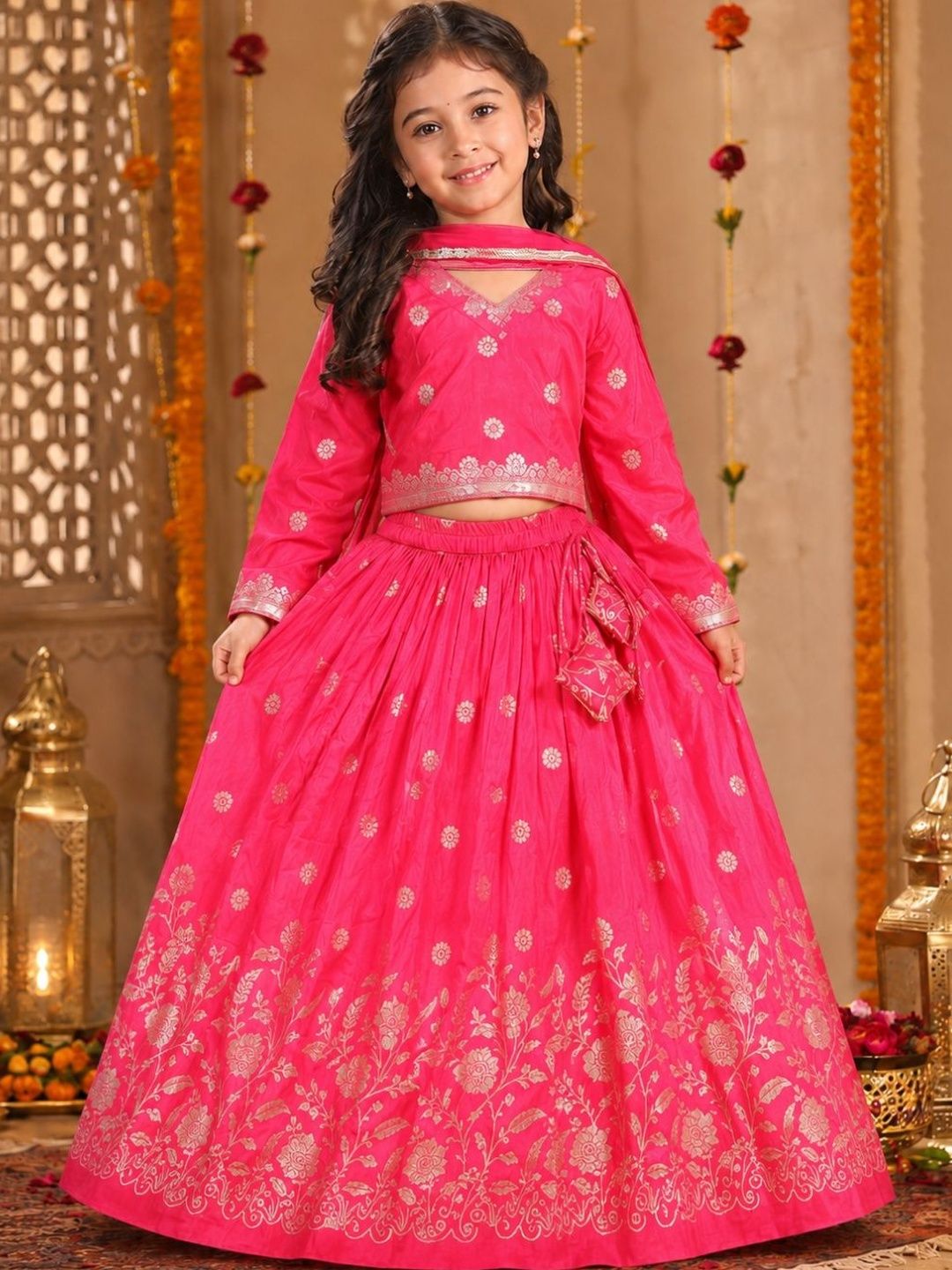 Superminis Girls Printed Foil Print Ready to Wear Lehenga & Blouse With Dupatta