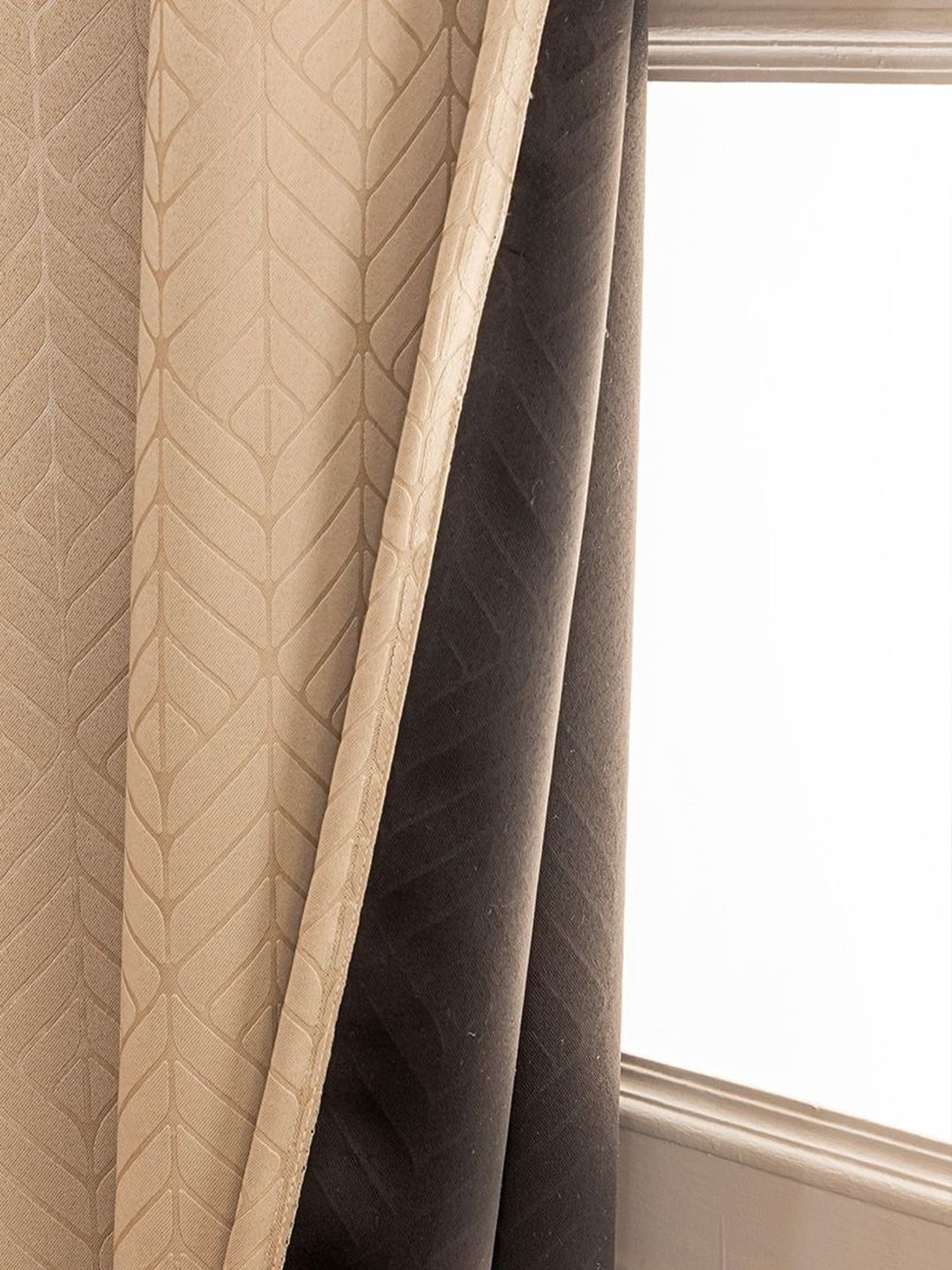 HOMEMONDE Beige Black Out Long Door Fashion