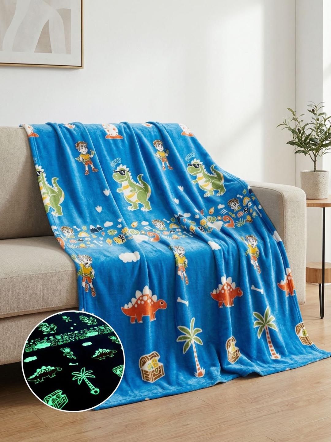 Famyo Famyo Kids Blue Dino Glow In Dark Fleece Lightweight 230 GSM AC Room Queen Blanket