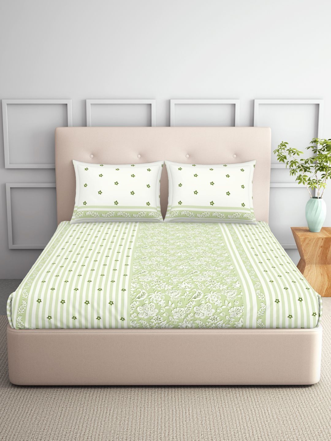 SPACES SPACES Green & White Printed Cotton 132 TC Double Bedsheet Set - 100 x 88 inches