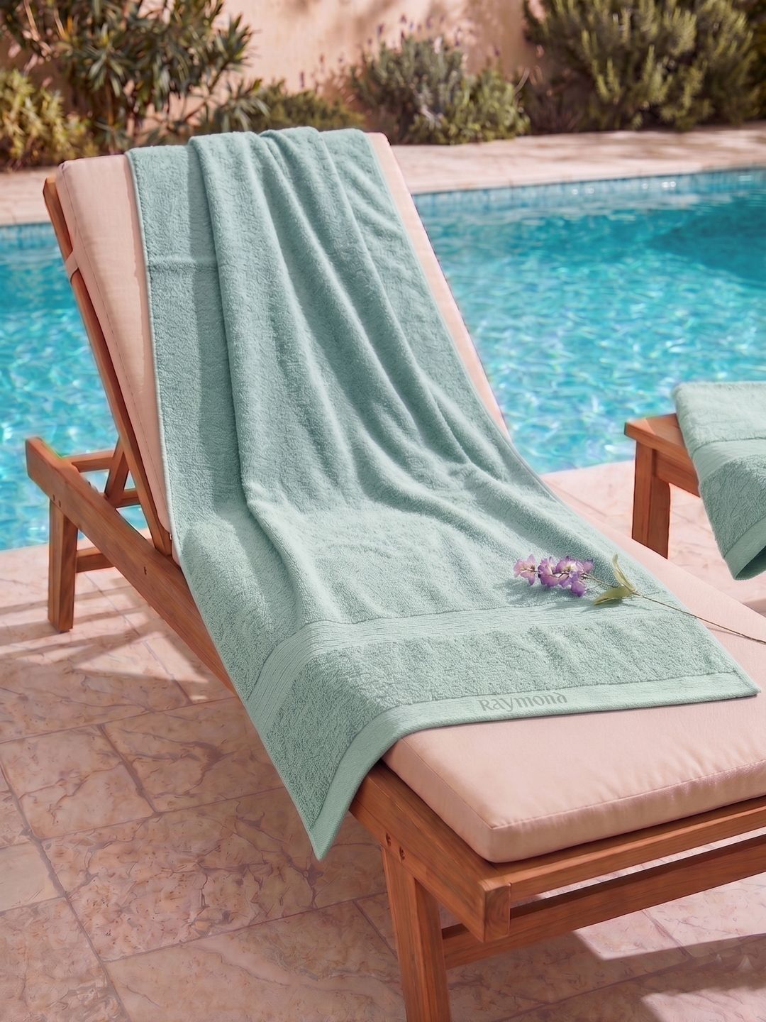 Raymond Home Raymond Home Green Pure Cotton 380 GSM Pool Towel