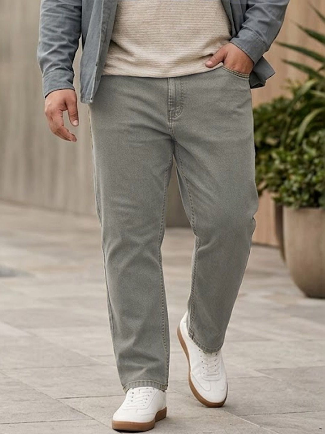 Urbano Plus Men Straight Fit Mid-Rise Heavy Fade Stretchable Jeans