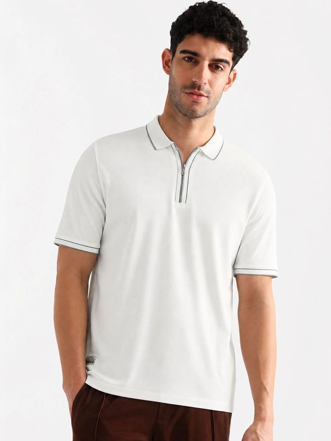 Klub Fox Men Solid Polo Collar T-shirt